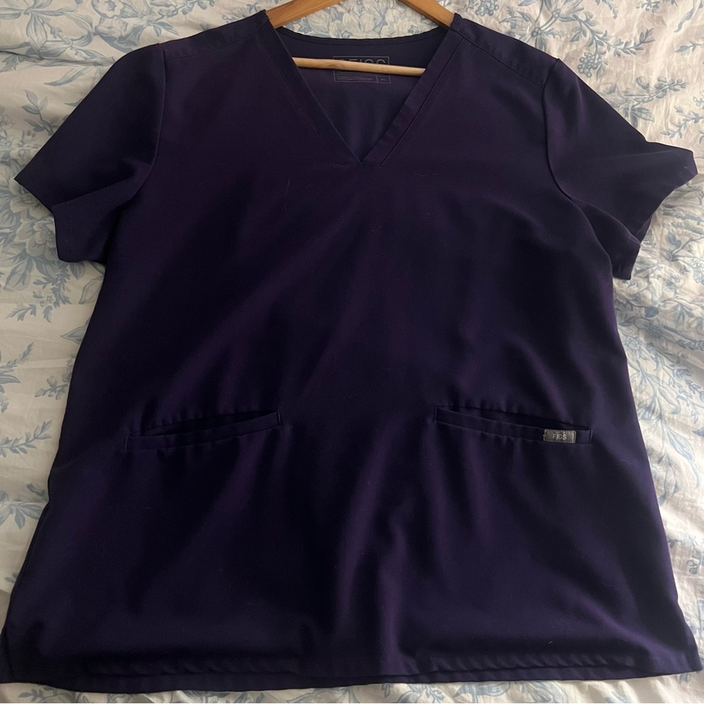 FIGS Casma Pocket Scrub Top